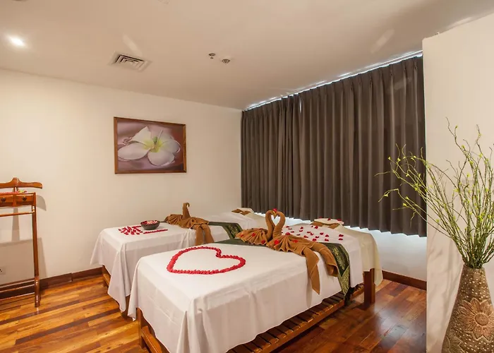 Hotel Somadevi 5*