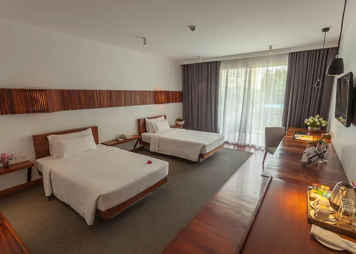 Hotel Somadevi 5*