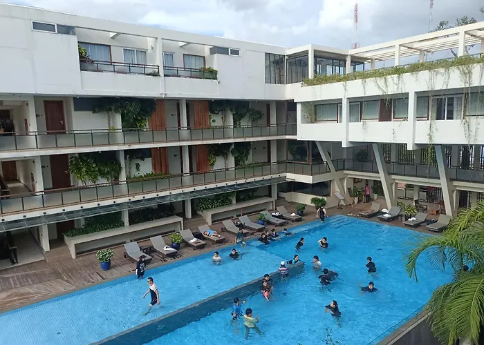 Hotel Somadevi 5*