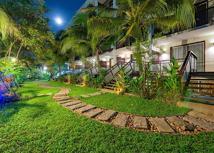 Hotel Somadevi 5*