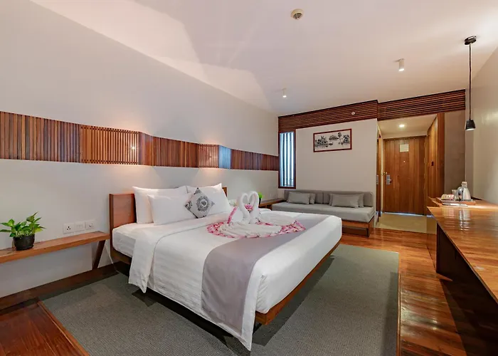 Hotel Somadevi 5*